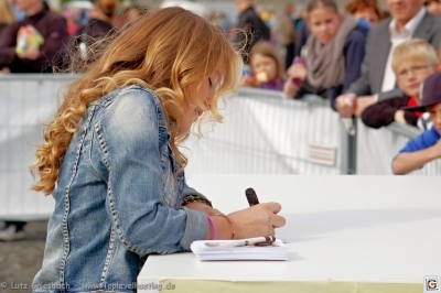 Rita Gueli - Autogrammstunde bei der Kids Parade 2013 Berlin_2